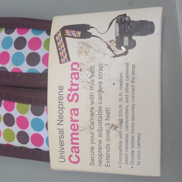 The Macbeth Collection universal neoprene camera strap - Picture 3 of 6